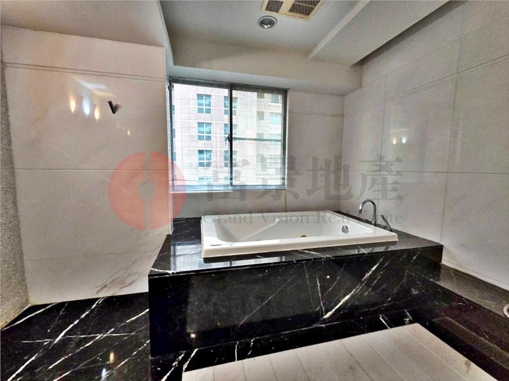 *101*一層一戶*高樓美景*泳池豪邸*