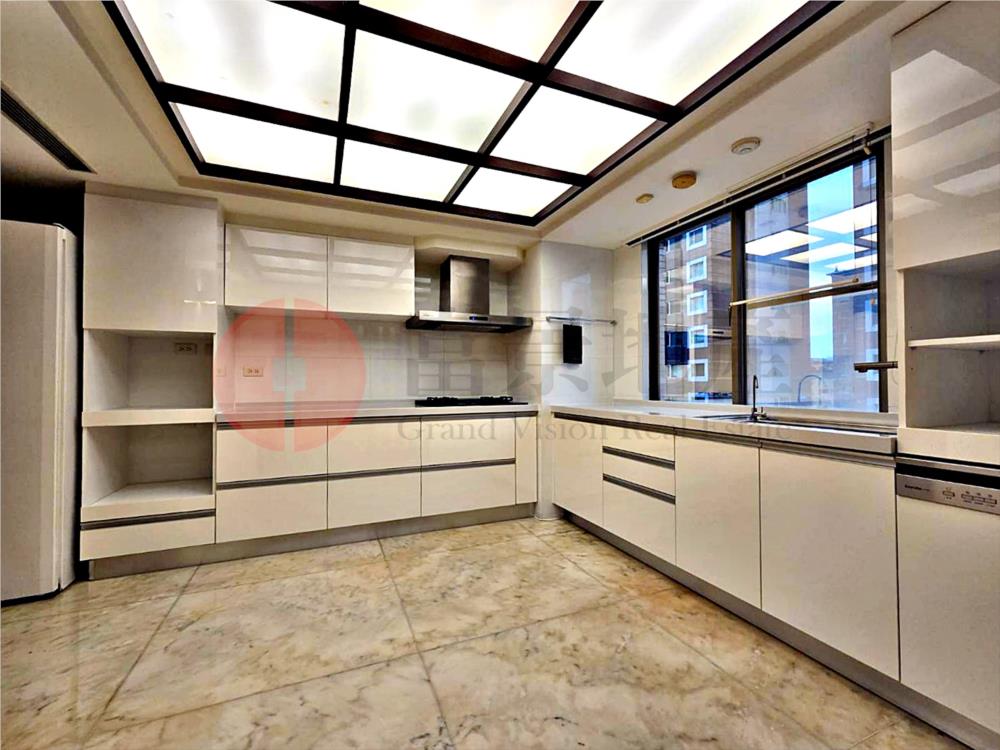 *101*一層一戶*高樓美景*泳池豪邸*