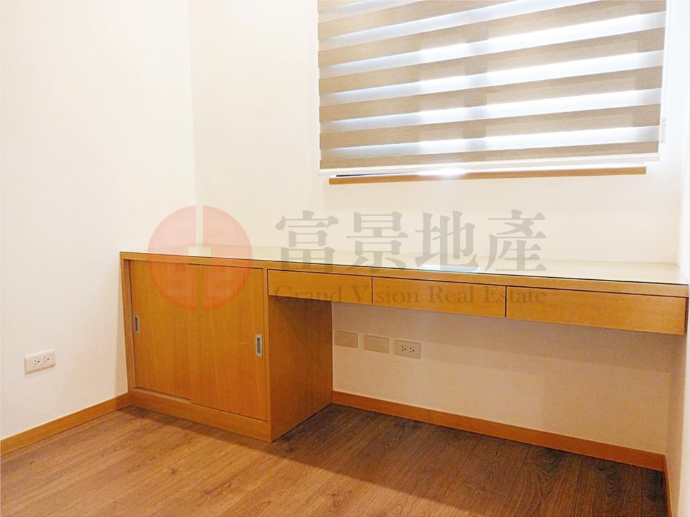 HOT●東門捷運旁●採光優良●空間寬敞