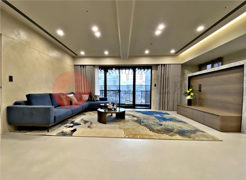 *忠孝敦化*樓中樓露台戶*3套房＋傭房*5車位